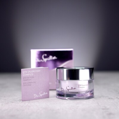 Q10 Oxygen Complex Light infuses tired skin cells with new energy 24 hours a day
