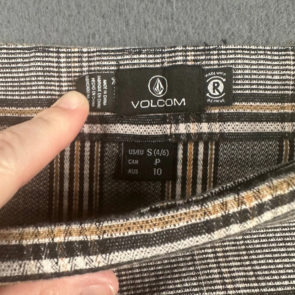 Volcom Wrap Mini Skirt Womens Small Plaid with Button Detail Y2K Bohocore - Image 3 of 4