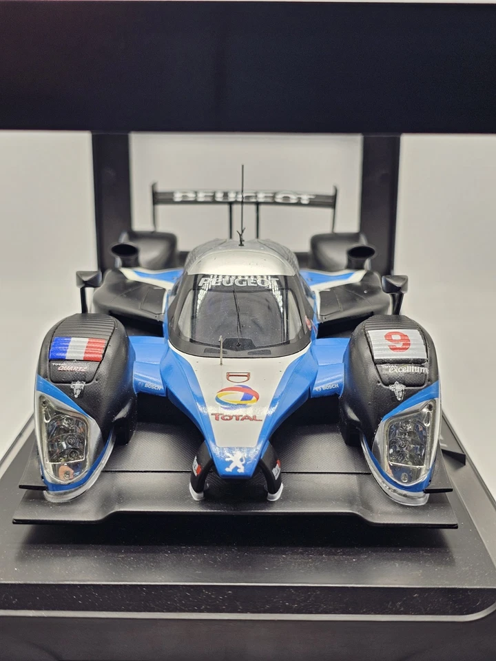 Peugeot 908 HDI FAP Le Mans 1:18 Norev In Box - Immagine 3 di 4