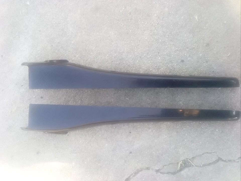 Harley Davidson Iron 883 XL883N 2009-2021 guardabarros trasero soporte de riel de puntal OEM Foto 2 de 4