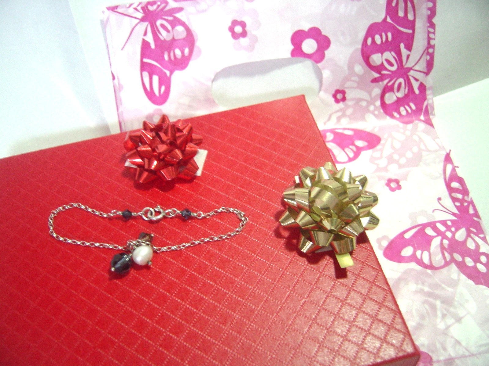 Superb Solid Silver Delicate Bracelet-Quality Pea… - image 1