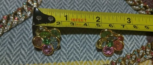 Precioso collar tono dorado y brillantes con pendientes perforados 01d* - Imagen 6 de 11