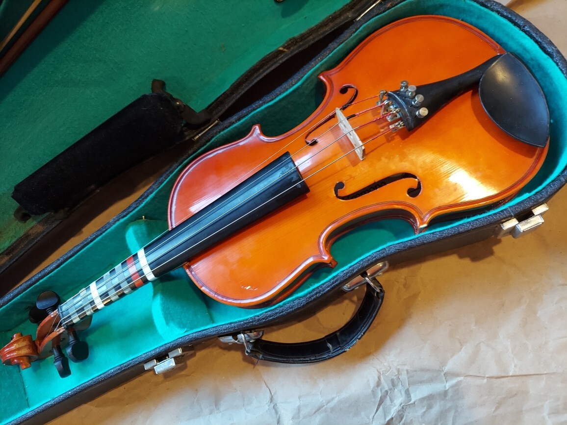 バイオリン　1/2サイズ　クレモナSV100　子供用 Cremona model SV-100 sized 1/2 Violin. China. Good Condition