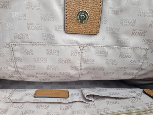 Michael Kors Large Rope Handle tote bag magnetic catch. Rope handles - Picture 7 of 12