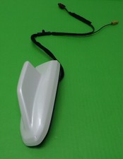 84876044 Shark Fin Antenna Crystal White Tricoat Escalade Tahoe Suburban Yukon