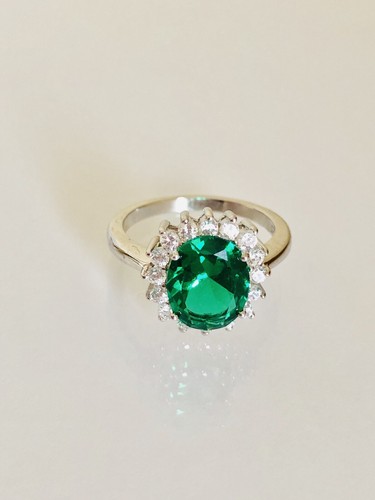 Anello Principessa Diana Argento Sterling 925 Verde Scintillante Ovale e Zirconi Chiari tutte le misure - Foto 5 di 12