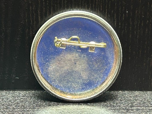 VTG 1981 LES CHENEAUX WINTER CARNIVAL BUTTON PIN Cedarville Hessel MI SNOWMOBILE - Picture 2 of 3