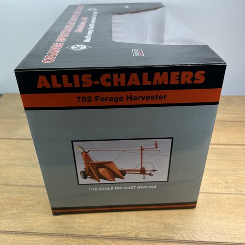 Allis Chalmers 1:16 782 Forage Harvester W/ Corn Head & Hay Head SpecCast NIB - Picture 5 of 8