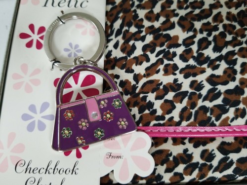 Relic Checkbook Clutch 7 x 4.25 x 1" Purse Keychain in Fashionable Tin - Picture 7 of 7