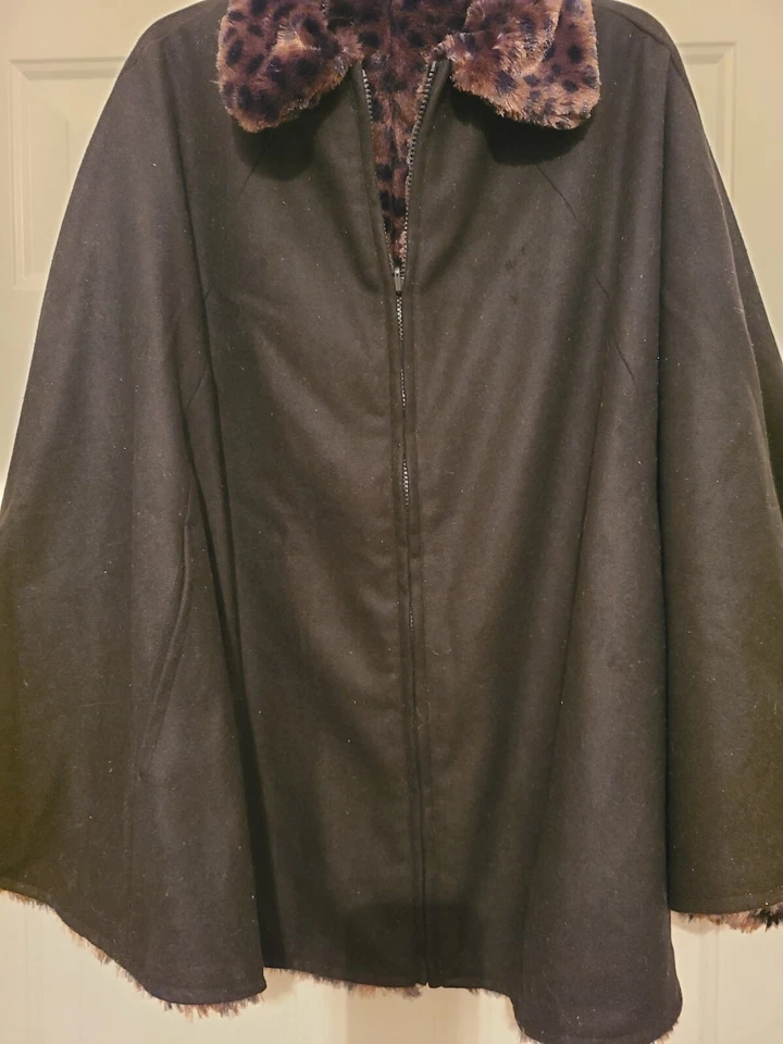 PONCHO CAPA SPORTO REVERSIBLE ESTAMPADO LEOPARDO MISY TALLA 0/S - NUEVO Foto 4 de 4