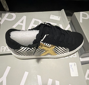 Party DC Court Graffik Men’s Geometric Lace-Up Sneakers Black/White/Gold 8