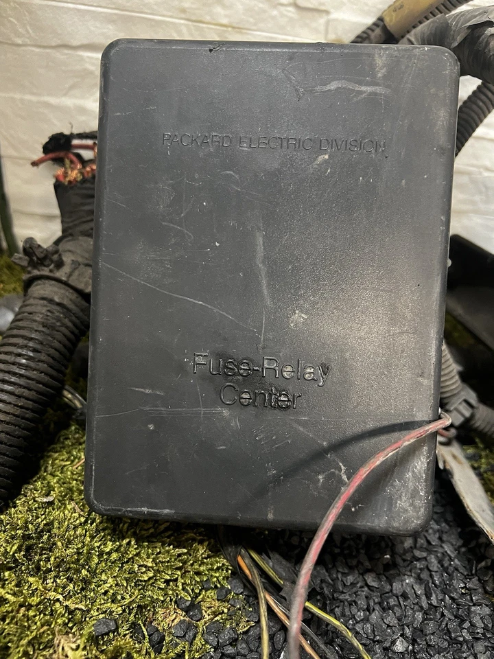 1997-2092 Chevrolet K2500/3500 Diesel Fuse Box - Image 2 of 4