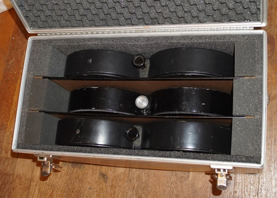 Revistas Bell & Howell Modelo 2709 400 pies Grupo de tres en estuche metálico ajustado Foto 2 de 4