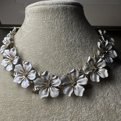 Rare Vintage TRIFARI White Enamel Rhinestone Floral Necklace Adj