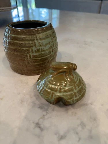 Vtg  Frankoma  Beehive Honey Pot with Bee Finial Lid Green Glaze  #803
