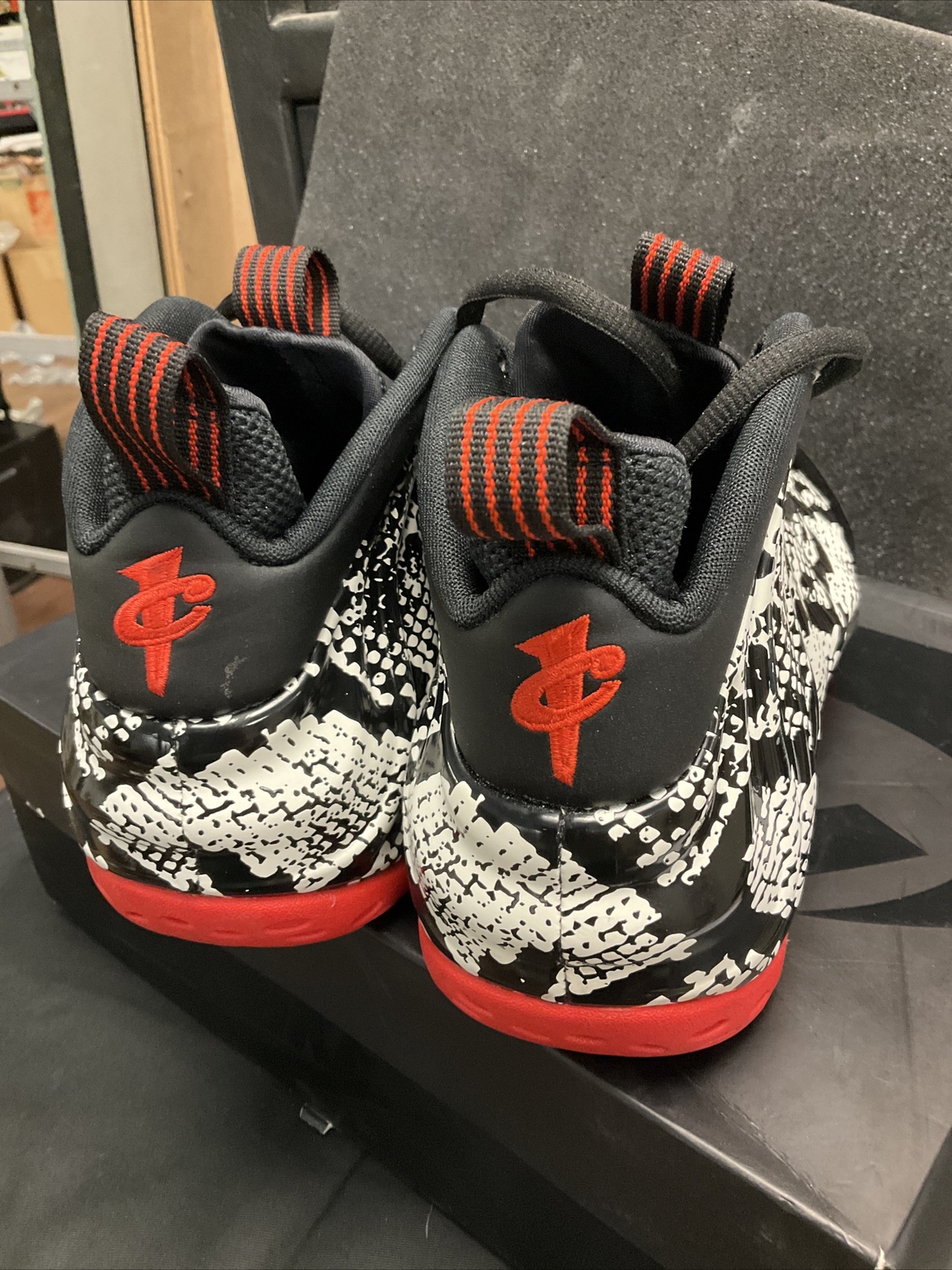 snakeskin phone posits