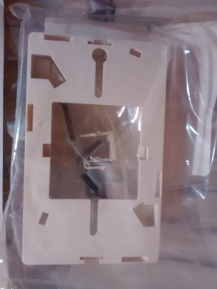 Nueva caja de 48, adaptador de toma de pared 3M Volition VOL-0250A VF-45, blanco - envío rápido Foto 4 de 4