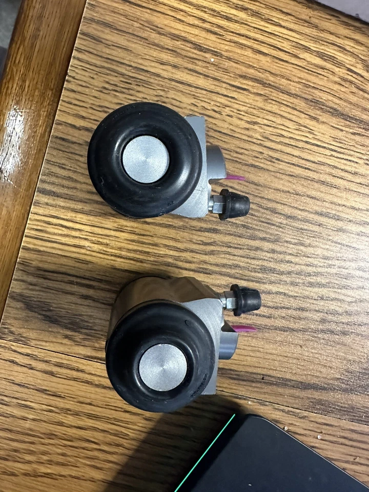 Conjunto de cilindro de rueda Mopar genuino X2 68283193AA 2015-22 RAM PROMASTER CITY Foto 4 de 4