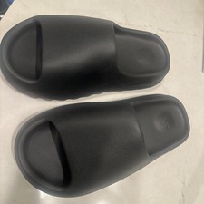 YEEZY SLIDES ONYX SIZE 6 US MEN    FAST SHIPPING   