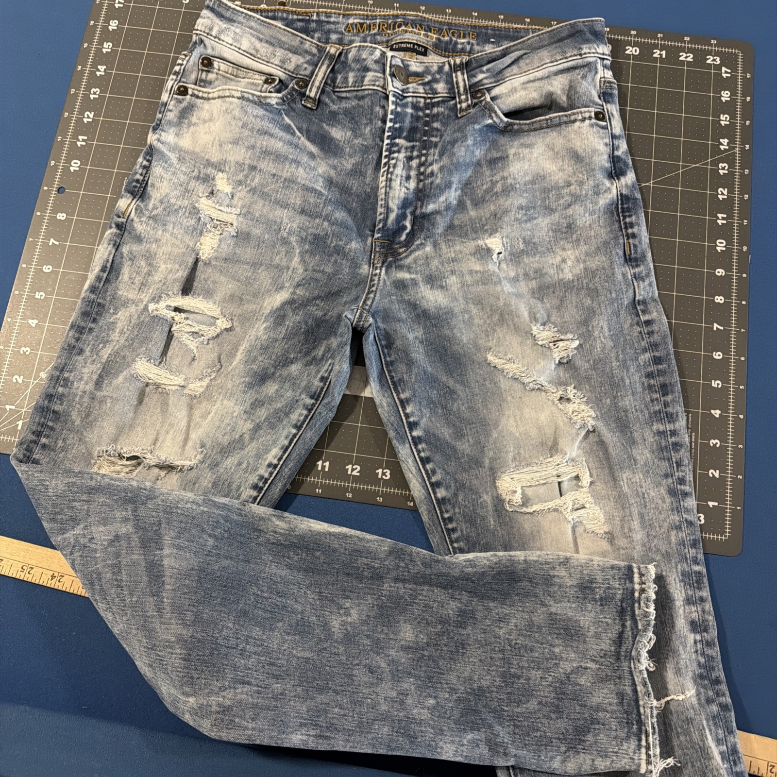 American Eagle Slim Fit Jeans Mens 30x30 Blue Aside Wash Fade Distressed Stretch