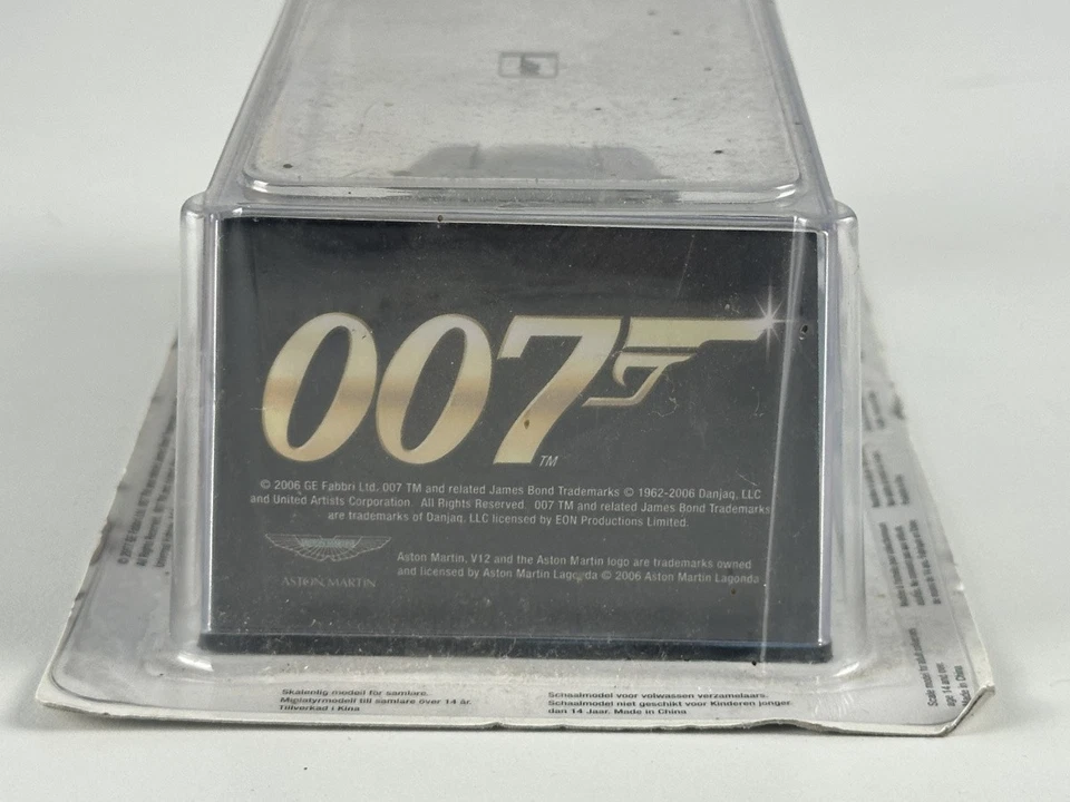 Modellini auto da collezione James Bond 007 Aston Martin V12 Vanquish Die... - Immagine 4 di 4