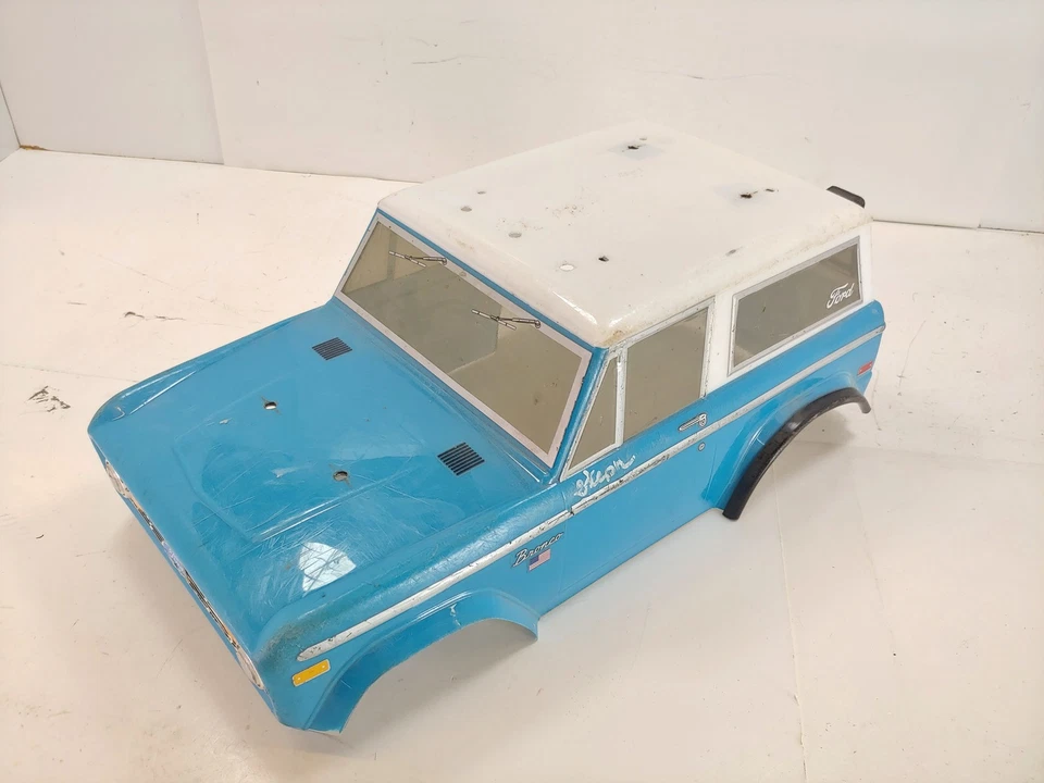 *ULTRA RARE* Vaterra Ford Bronco Light Blue SUV 1/10 RC Crawler Body Used Dirty - Image 3 of 4