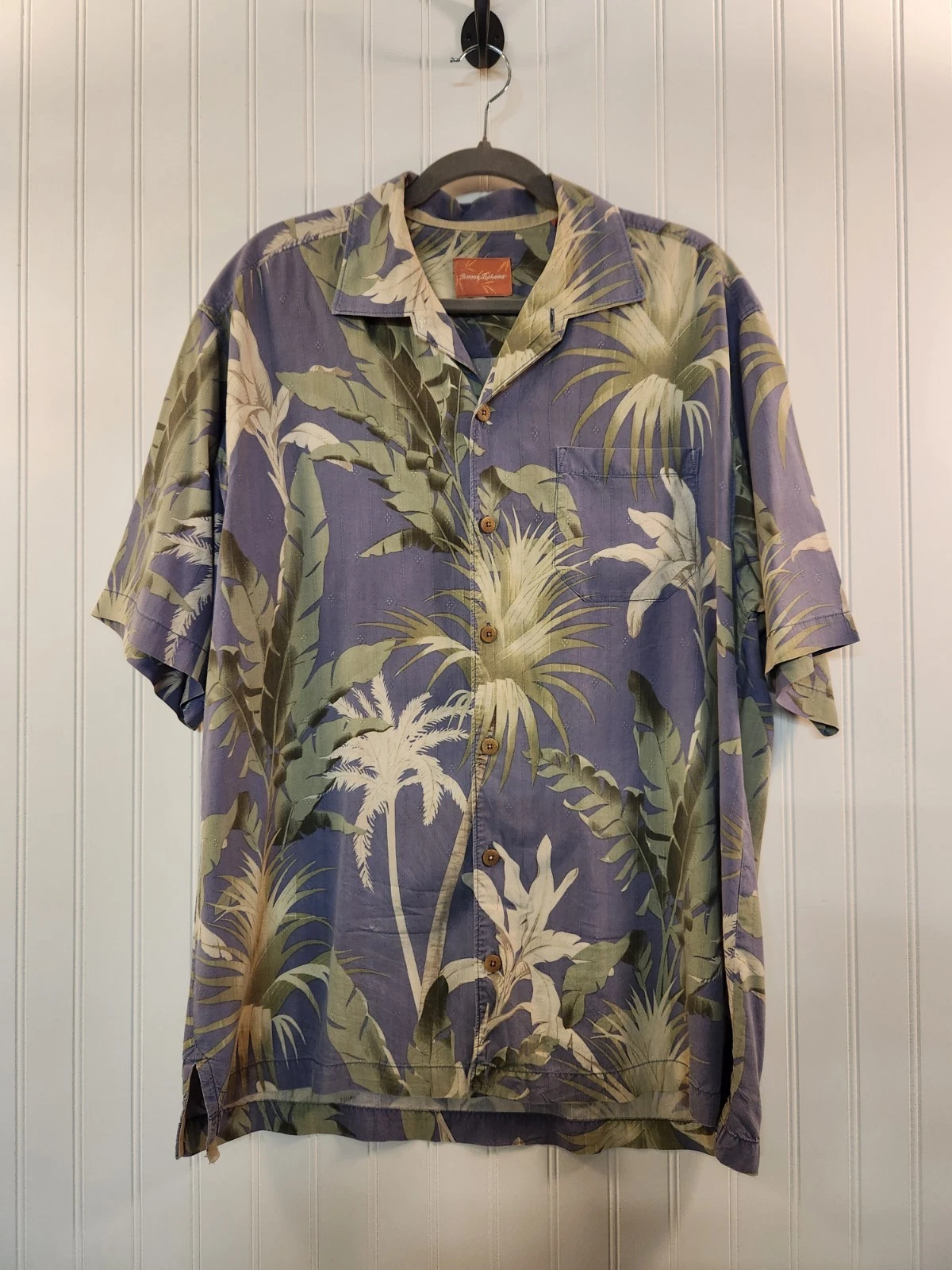 Tommy Bahama Men's 100% Silk Lavender Tropical Hawaiian Shirt Size L Beach