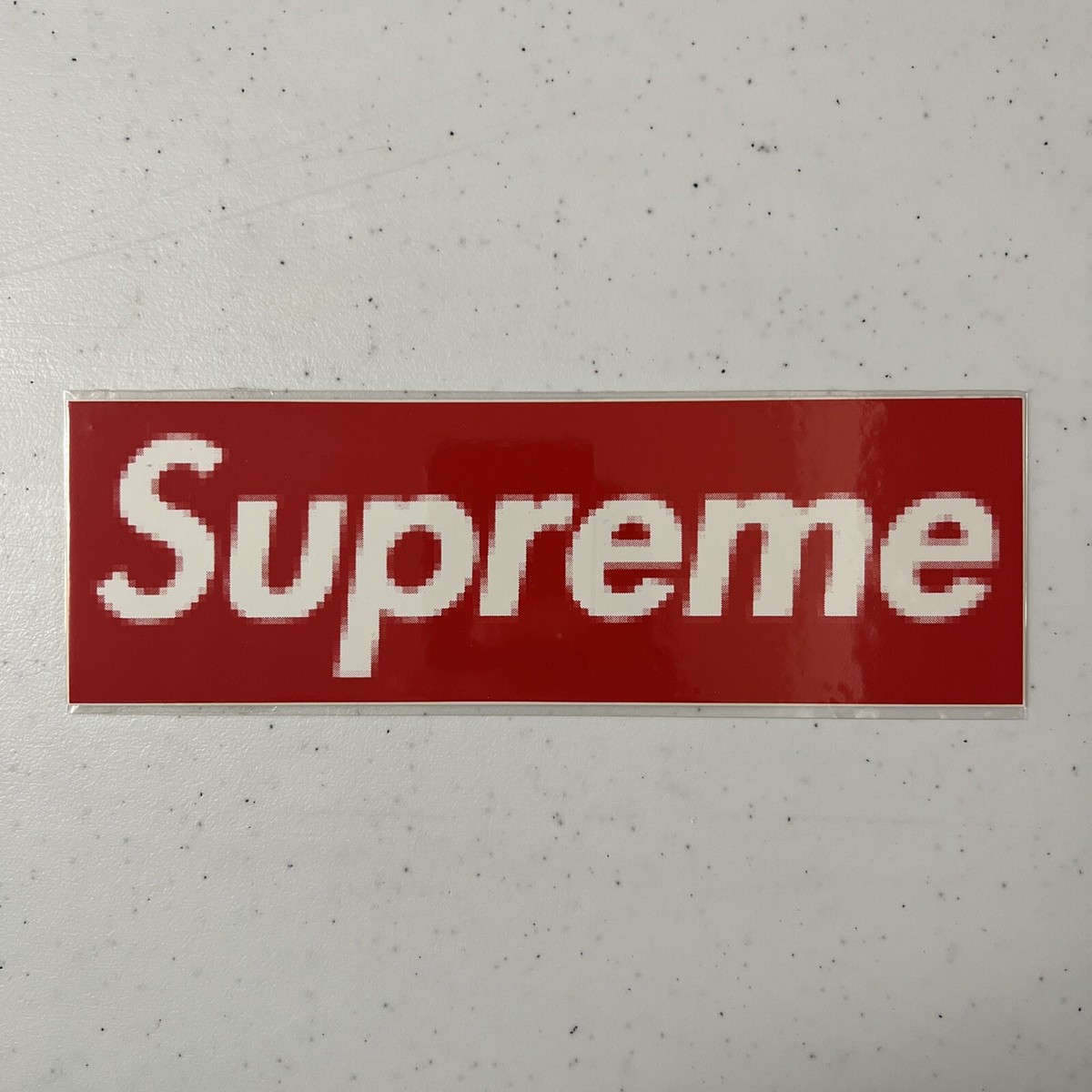 Supreme ピクセルアート　ロゴステッカー （赤） Supreme Pixelated Box Logo Sticker 2000 Red New Rare Authentic