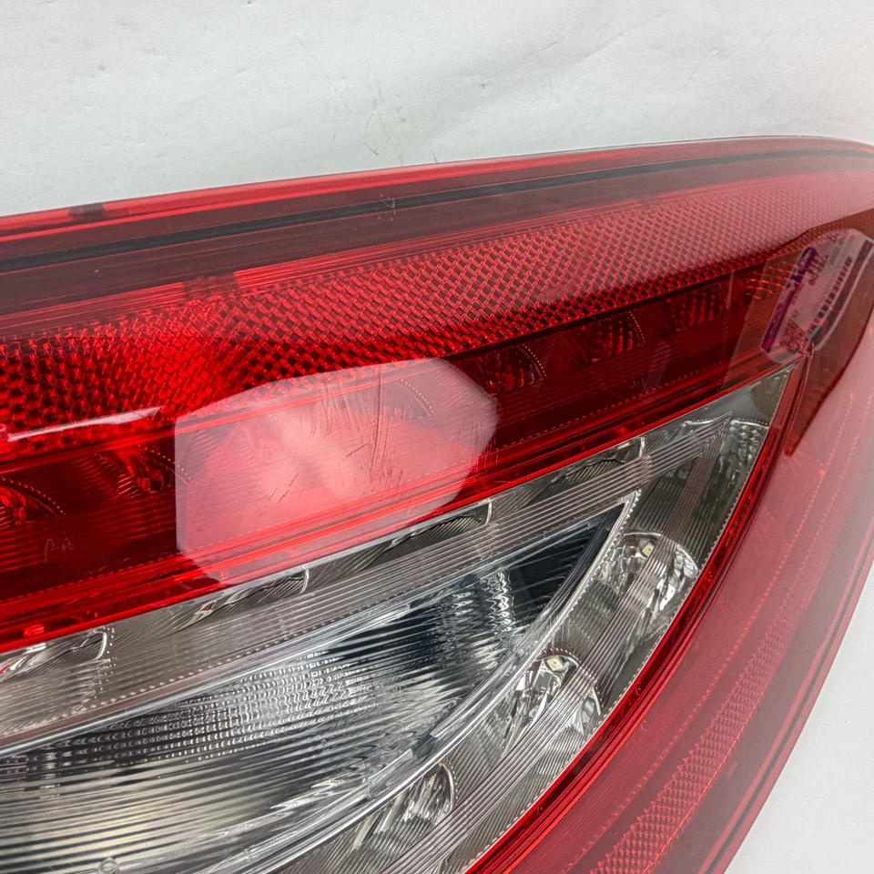 OEM 2015 - 2018 Mercedes W218 CLS550 CLS63 Right LED Tail Light Lamp 2189068000 - Image 3 of 4