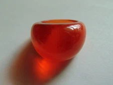 MULTICOLORED ACRYLIC RING SHADED ORANGE/RED SIZE 8 E3