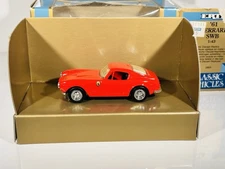 ERTL 2853 1/43 Scale '61 Ferrari SWB - Red - Boxed