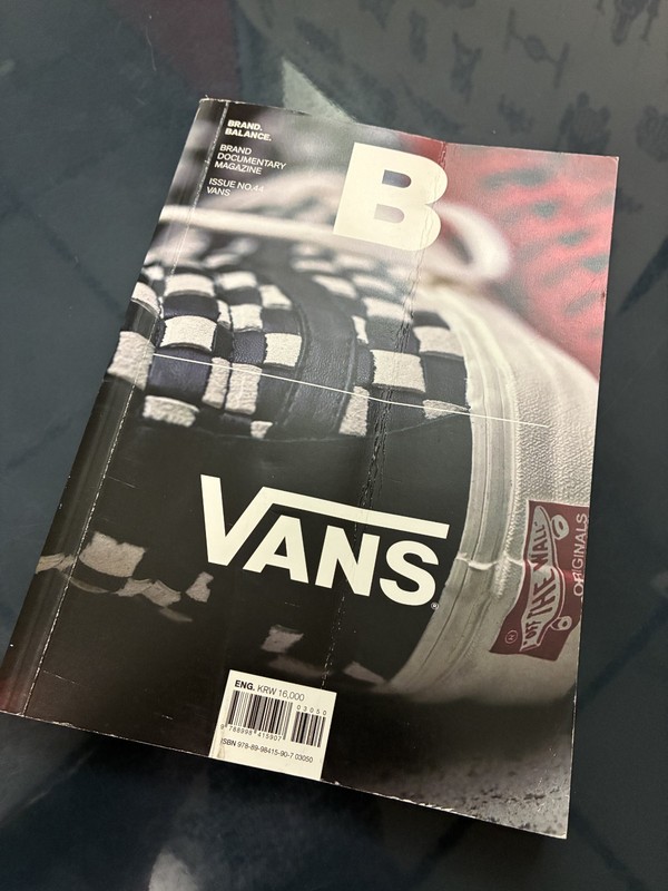 B Brand Balance #44 VANS /book/zine/branding/Identity/business/140 PAGES