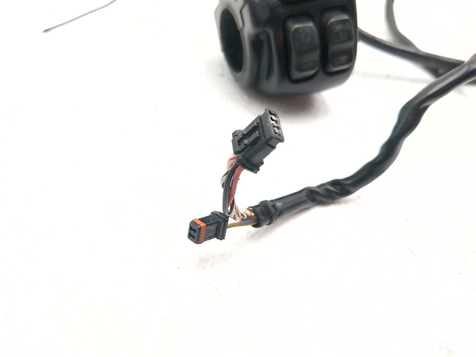 08-17 Harley Davidson Dyna Fat Bob FXDF Right Control Start Stop Switch - Image 3 of 4