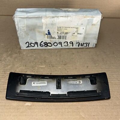 A2096800939 7H31 MERCEDES BENZ C209 CENTRAL CONSOLE ASHTRAY