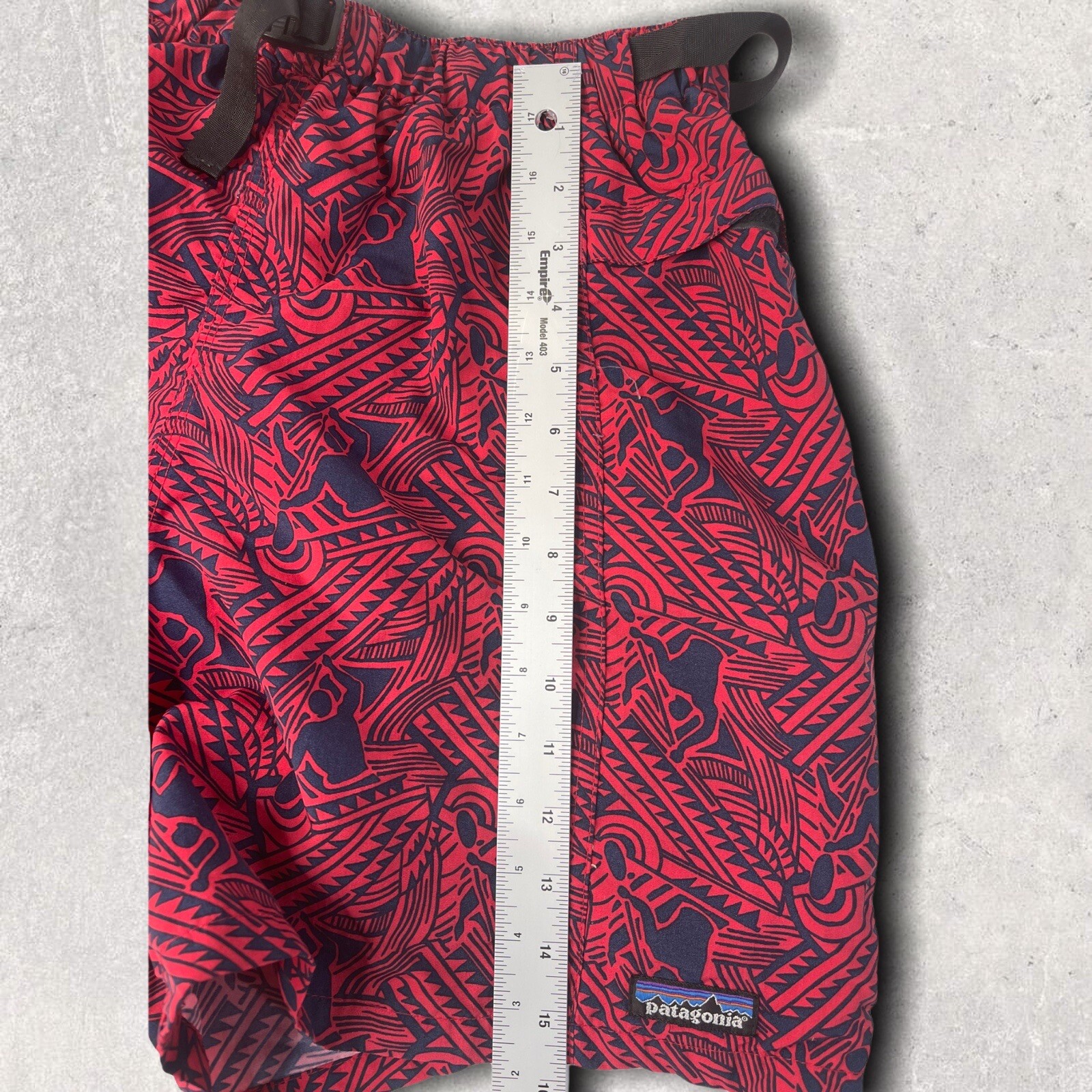RARE Patagonia Men's River Shorts 5" Large Red Aztec … Gem