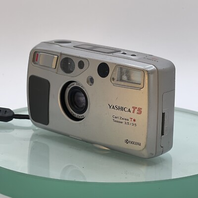 Yashica T5 Carl Zeiss T* Tessar 35mm f/3.5 Kyocera Compact
