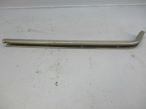 Sliding door bottom rail