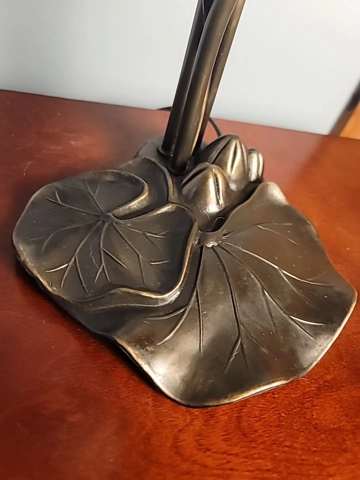 Tiffany Style Pond 3 Lily White Accent Table Lamp MCM Inspired 16” Tall - Image 3 of 4