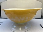 Vintage PYREX “Butterfly Gold” #443 2.5 L Cinderella Mixing Bowl