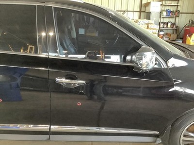 Used Front Right Door Assembly Front fits: 2017 Infiniti QX60 electric Front Rig