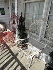 VINTAGE White WROUGHT IRON TWISTED WIRE PEACOCK CHAIR Adult Fan Lawn Chair — photo 1
