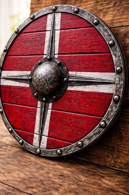 Leif Erikson Vikings Valhalla Battle Worn Wikingerschild rot 24''LARP Cosplay Geschenk