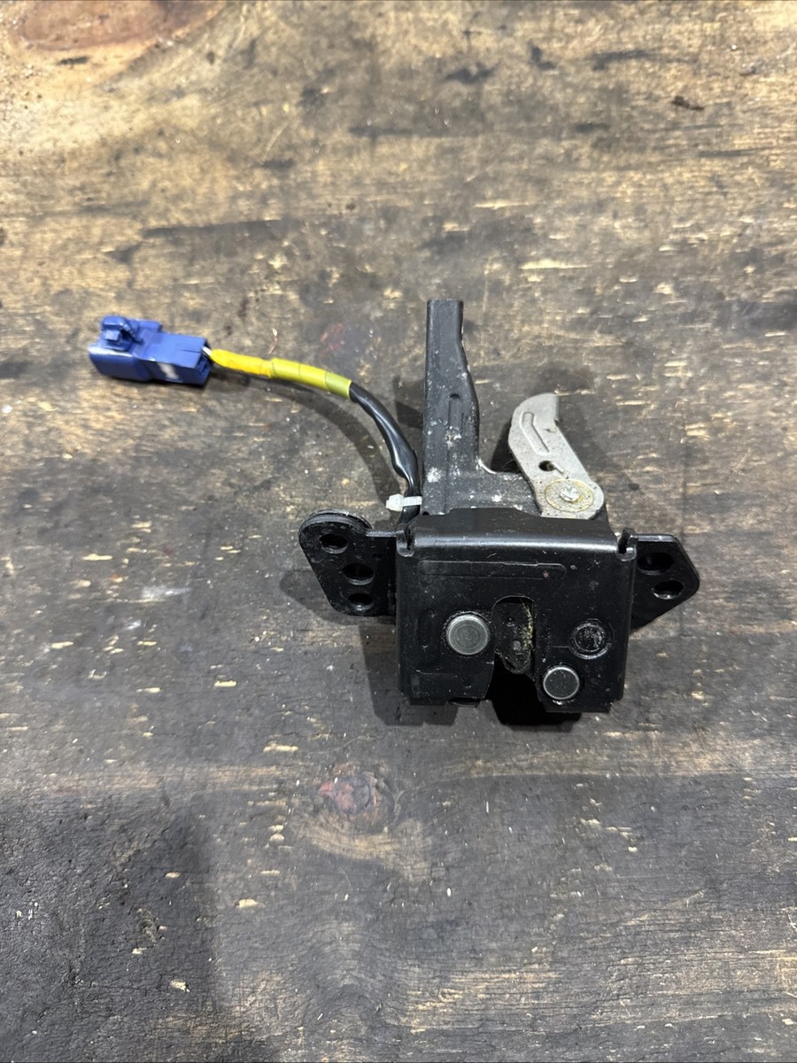 Toyota Yaris Mk2 05-11 Boot Tailgate Lock Catch 691500D030 451453