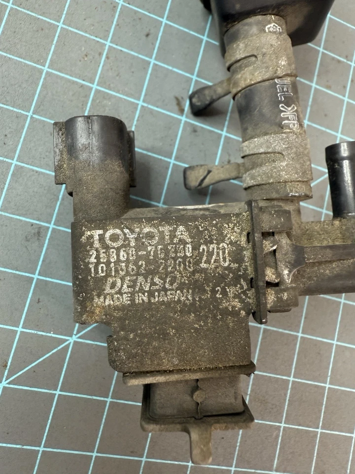 Клапан переключения вакуума 2000-2002 Toyota 4Runner 2586075230 от оригинального производителя - Изображение 2 из 4