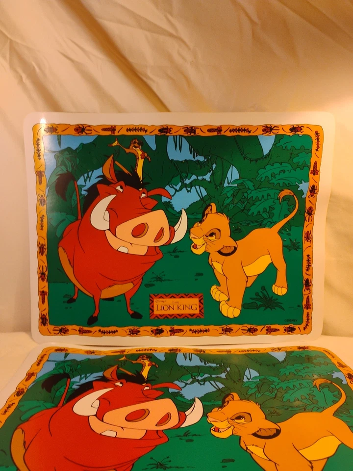 Juego de 2 manteles individuales de Disney El Rey León SIMBA TIMONE PUMBA  Foto 3 de 4