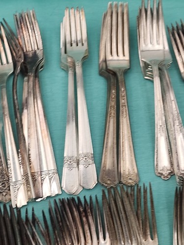 Lot of 110 + Assorted Vintage Silverplate Dinner/Place/Grille Forks Craft Up - Picture 4 of 16