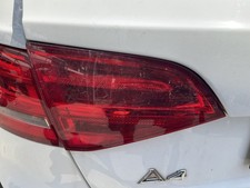 Rückleuchte links Innen  Audi A4 Avant (8K, B8) Heckleuchte innen Links 683055
