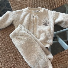 INFANTS WINNIE THE POOH SUPER SOFT SWEATSUIT 3/6 Months
