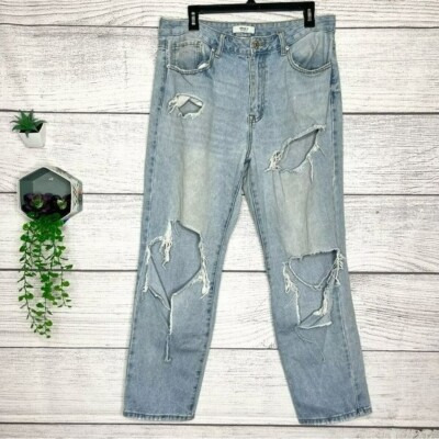 Forever 21 Distressed Ripped Light Wash Jeans Size 31