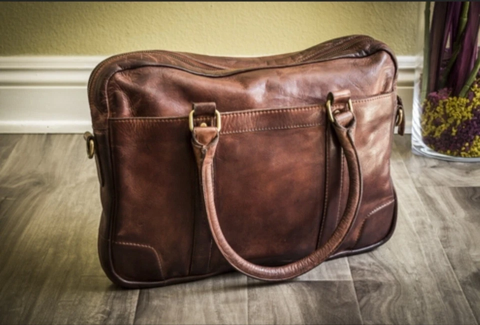 Maletín de cuero lavado para portátil con correa extraíble (10,5" L x 14,5" W x 3,5" D) Foto 3 de 4